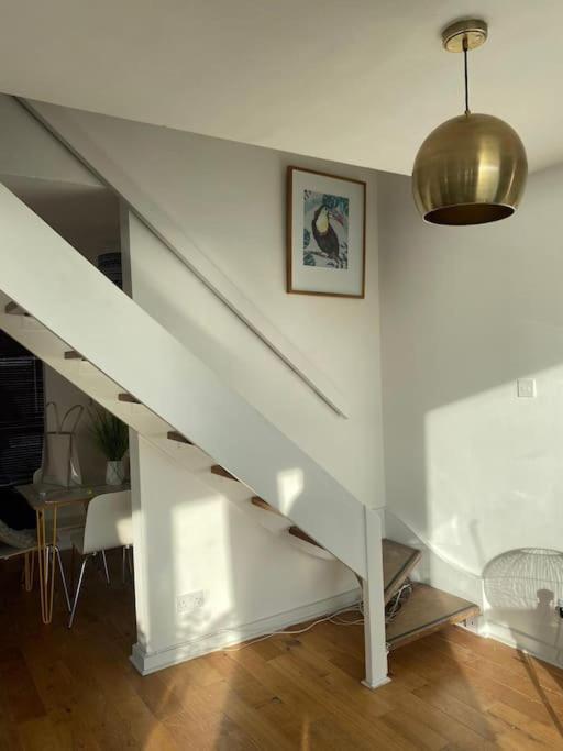 Central Sea View Maisonette هاستَنغ المظهر الخارجي الصورة